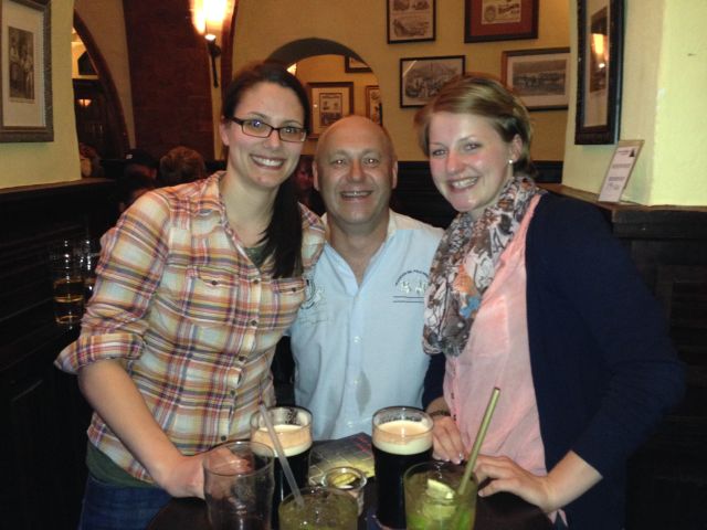 Alan Webb, Julia Kühnemund, Theresa Willenborg
